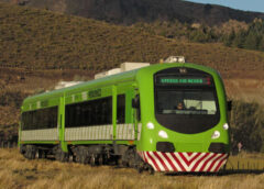El único tren que une el mar con la cordillera todavía funciona en Argentina: recorre 827 km por la Patagonia