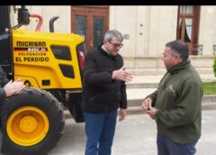 El intendente Juan Carlos Chalde entregó una Pala Cargadora nueva en El Perdido